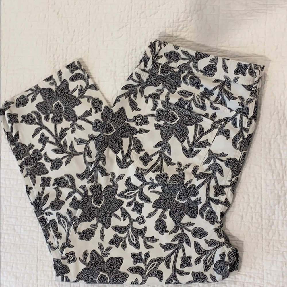 Chico’s Slimming Crop (2.5)